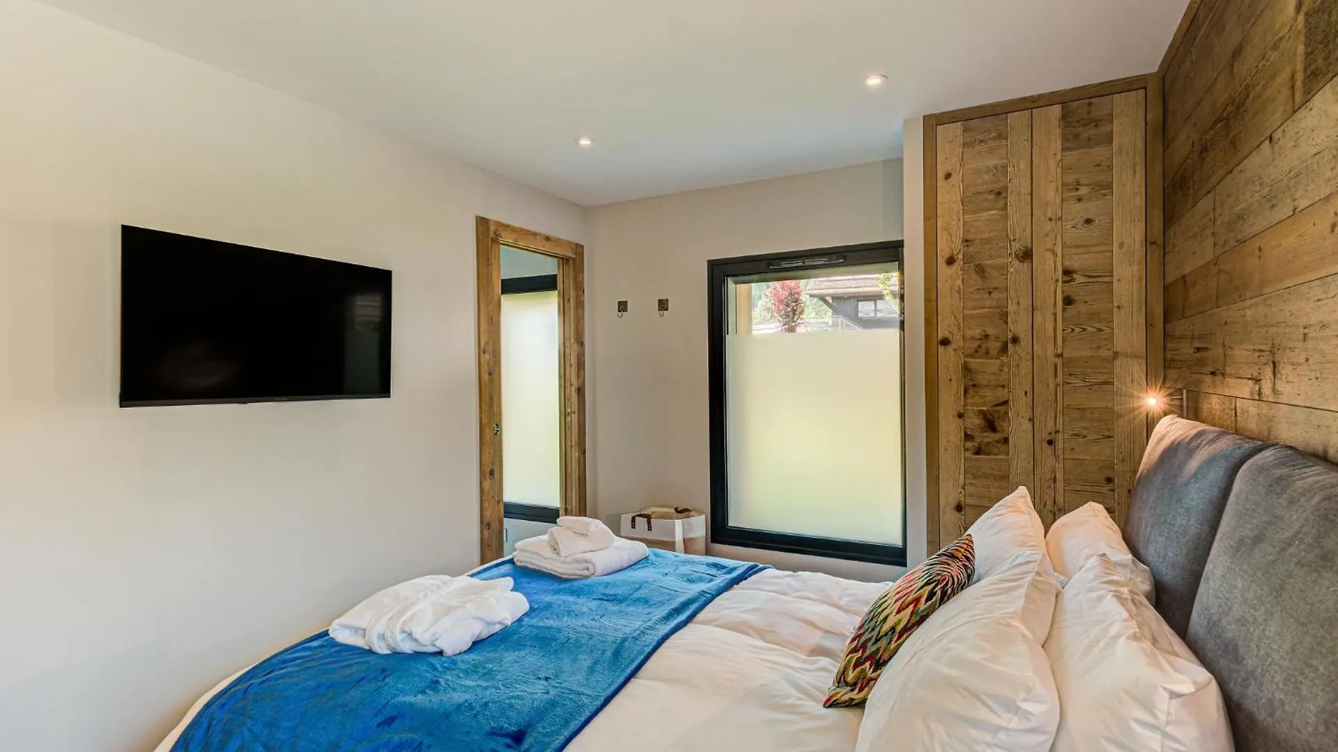 Chalet Papillon - Alpes Travel - Detached Chalet - Les Praz - Sleeps 8 Chamonix