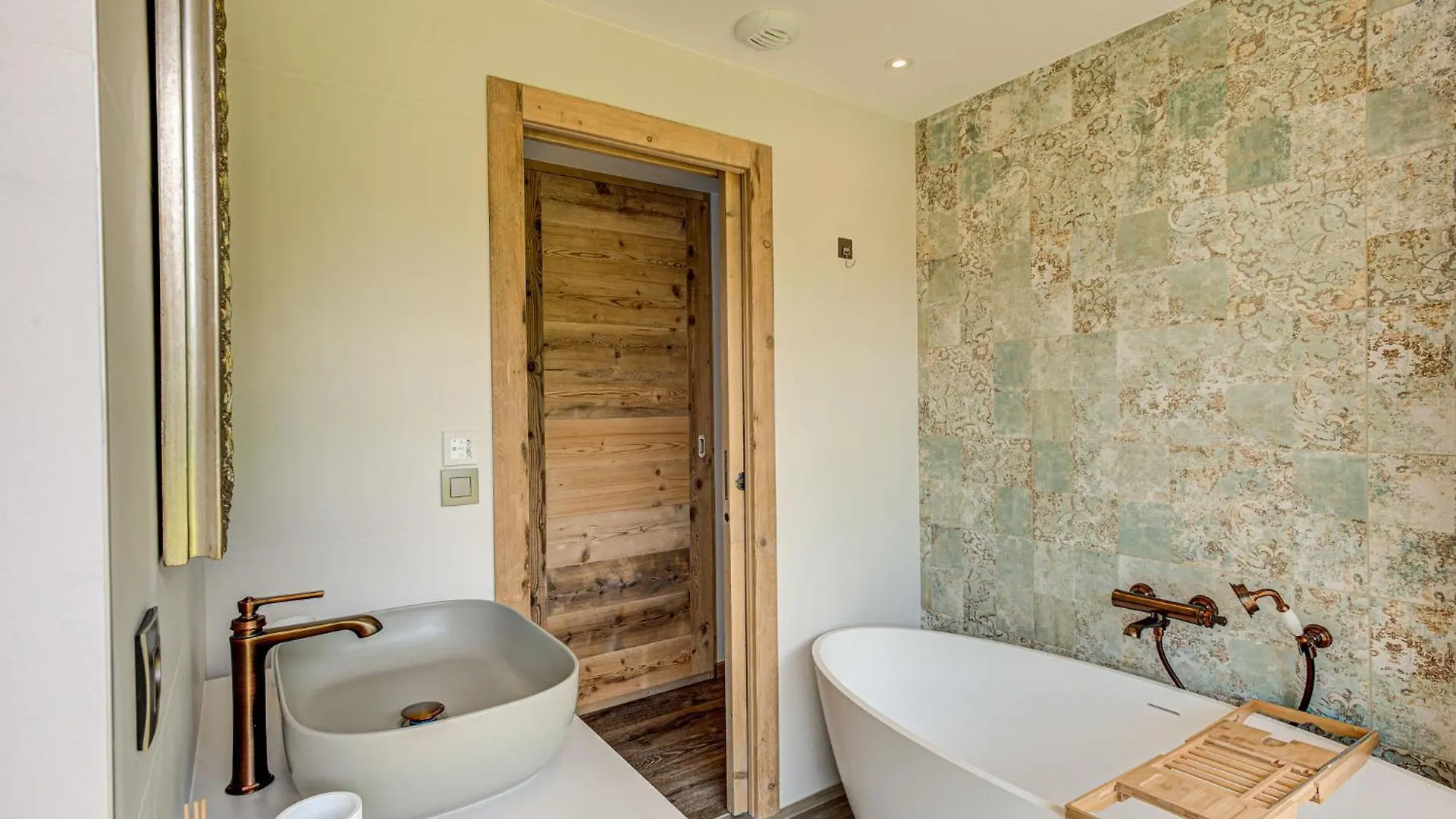 Chalet Papillon - Alpes Travel - Detached Chalet - Les Praz - Sleeps 8 Chamonix